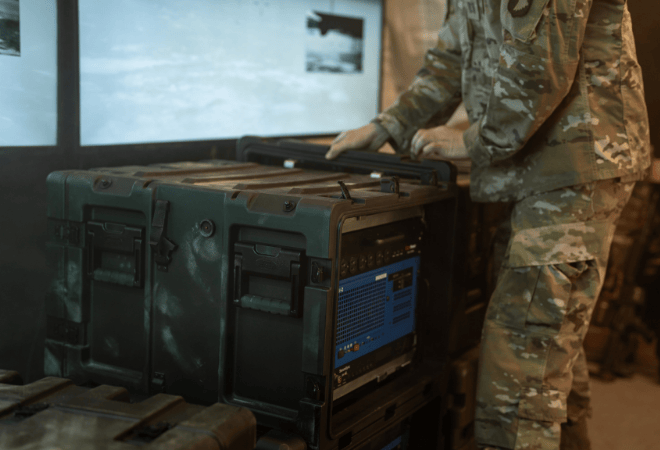SKB-Stoßschutzgestell für militärische Anwendungen mit integrierter Elektronik