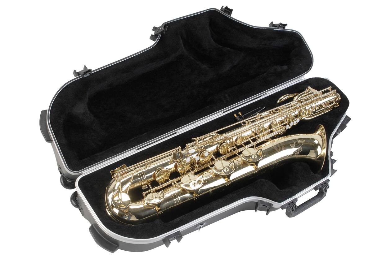 SKB - Konturierter Pro Universeller Baritonsaxophon-Koffer - mit Rollen