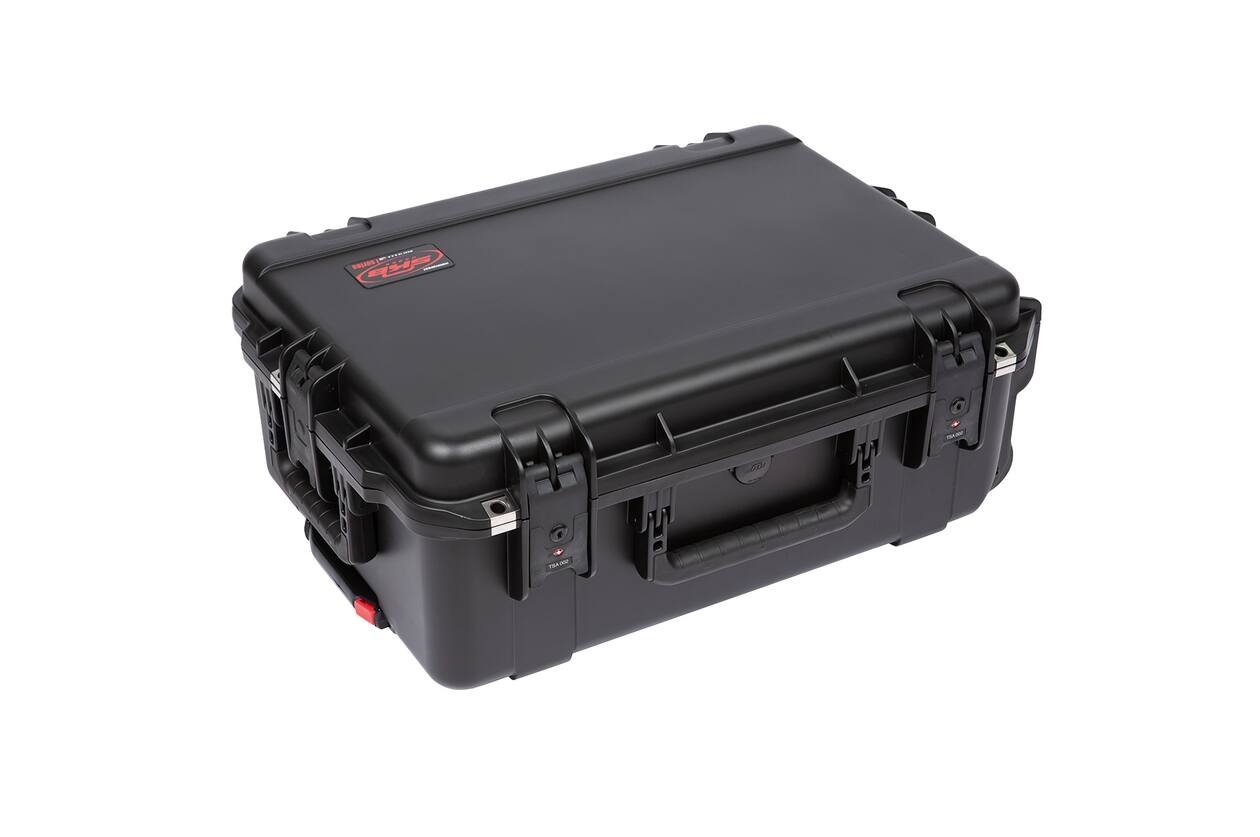 SKB - iSeries 2215-8 - Wasserdichter Koffer - Schwarz - Herausnehmbares 2U Tiefes Rack