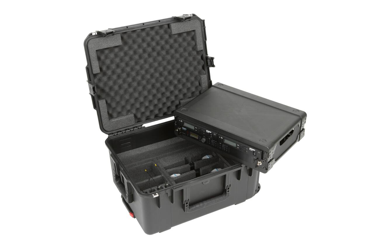 SKB - iSeries 3i-2217-10 - Wasserdichter Koffer - Schwarz - Drahtloses Mikrofon Fly Rack 2U