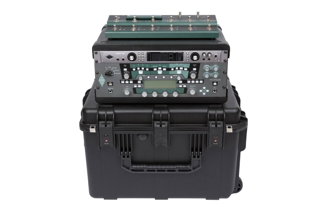SKB - iSeries 2317-14 - Wasserdichter Koffer - Schwarz - Kemper Profiler + Line 6 Helix Einlage