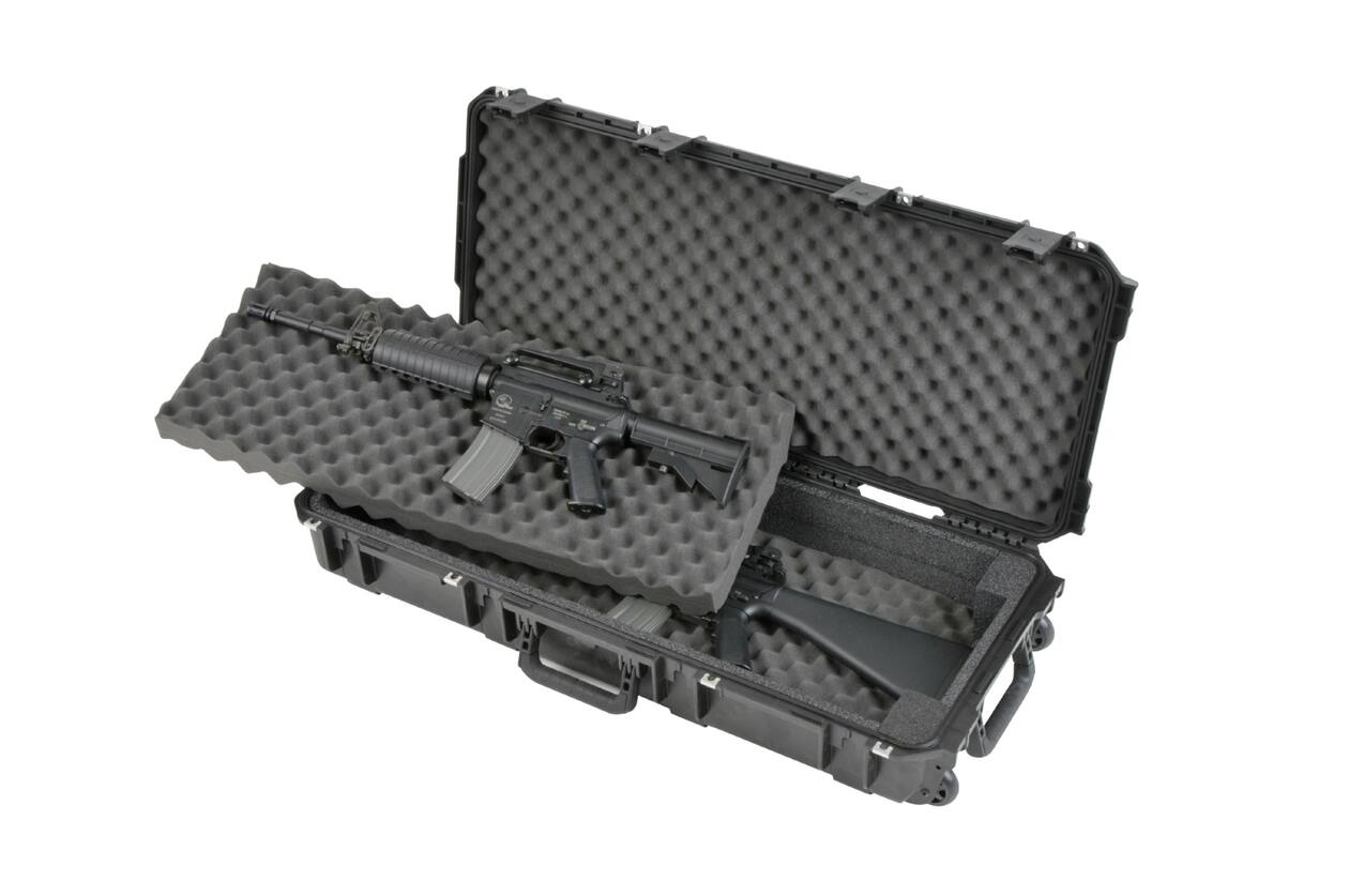 SKB - iSeries 3614-6 - Wasserdichter Koffer - Schwarz - Doppelte M4/Kurzwaffen Einlage
