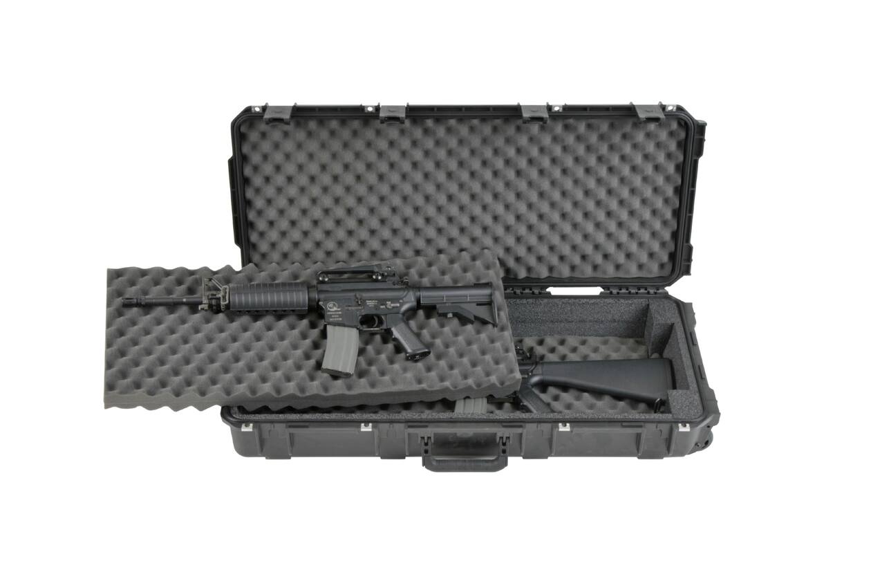 SKB - iSeries 3614-6 - Wasserdichter Koffer - Schwarz - Doppelte M4/Kurzwaffen Einlage