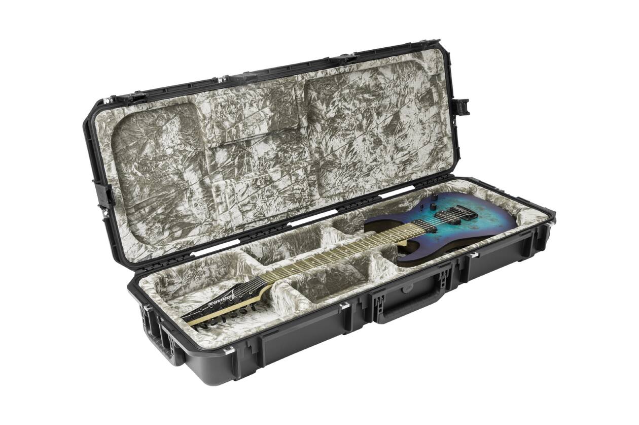 SKB - iSeries 4214 - Wasserdichter Koffer - Schwarz - Open Cavity E-Gitarren Einlage