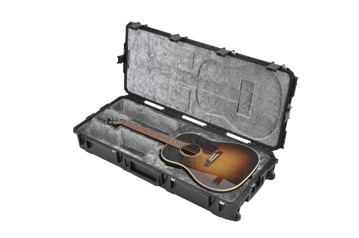 SKB - iSeries 4217-18 - Wasserdichter Koffer - Akustikgitarren Einlage - Schwarz