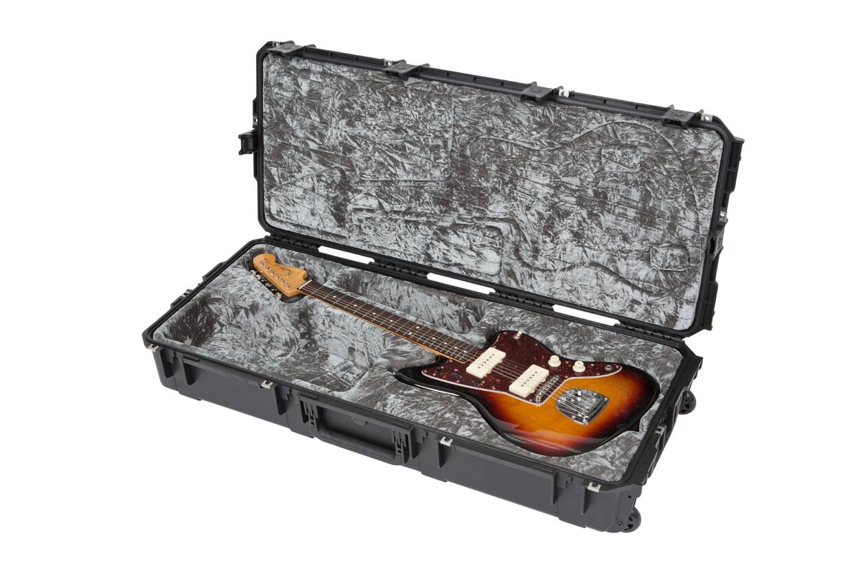 SKB - iSeries 4217-30 - Wasserdichter Koffer - Schwarz - Jaguar/Jazzmaster Gitarren Einlage