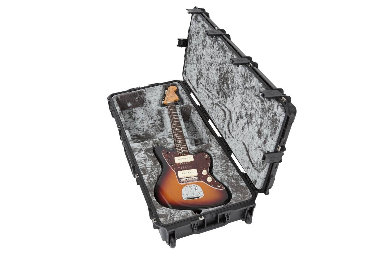 SKB - iSeries 4217-30 - Wasserdichter Koffer - Schwarz - Jaguar/Jazzmaster Gitarren Einlage
