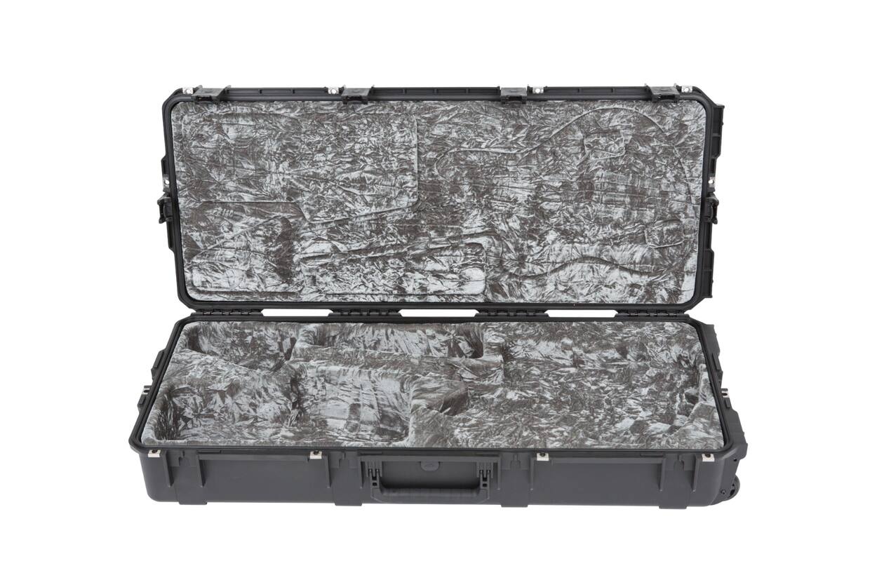 SKB - iSeries 4217-30 - Wasserdichter Koffer - Schwarz - Jaguar/Jazzmaster Gitarren Einlage
