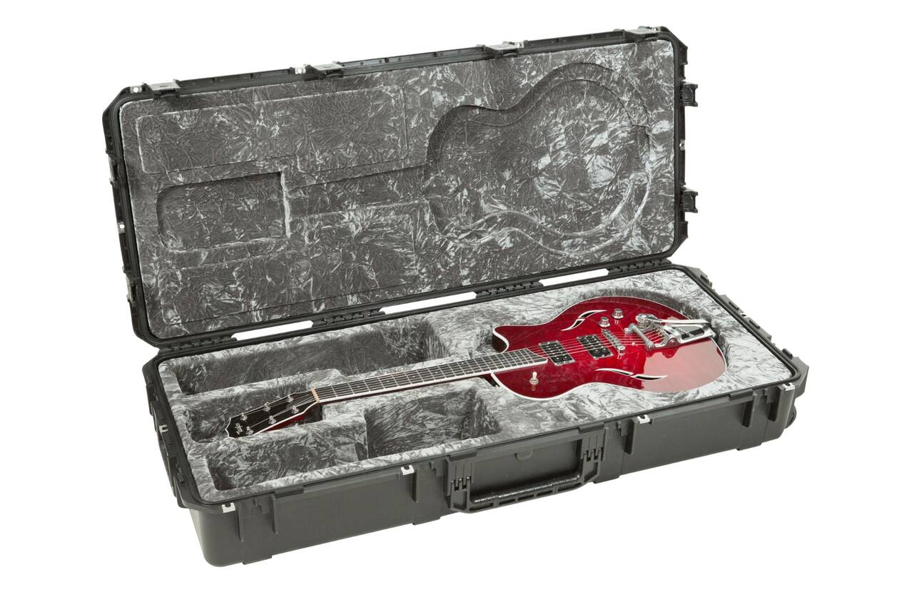 SKB - iSeries 4719-8 - Wasserdichter Koffer - Schwarz - 335 Typ Gitarren Einlage