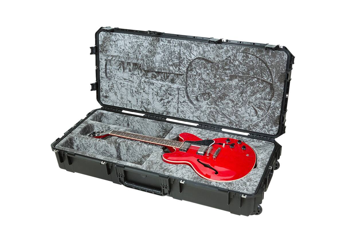 SKB - iSeries 4719-8 - Wasserdichter Koffer - Schwarz - 335 Typ Gitarren Einlage