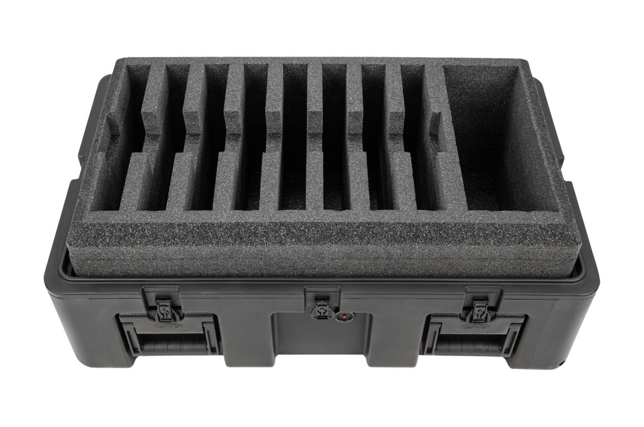 SKB - rSeries - Acht Laptops & Ein Große Zubehör Fach Koffer