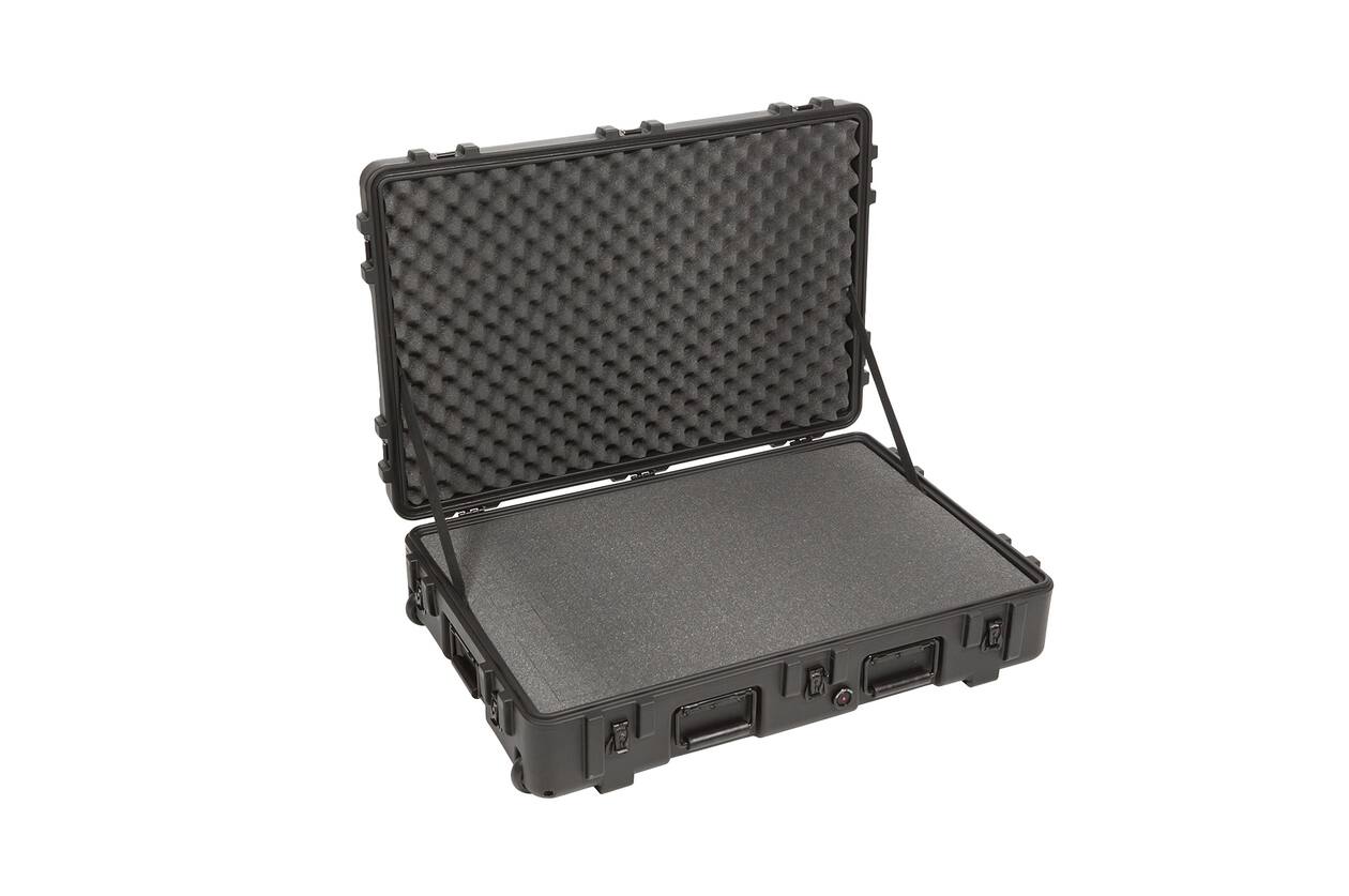 SKB - rSeries 3221-7 - Wasserdichter Koffer - Schwarz - mit Rollen - Mit Würfelschaumstoff