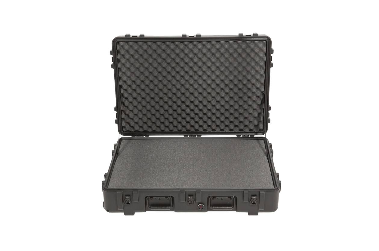SKB - rSeries 3221-7 - Wasserdichter Koffer - Schwarz - mit Rollen - Mit Würfelschaumstoff