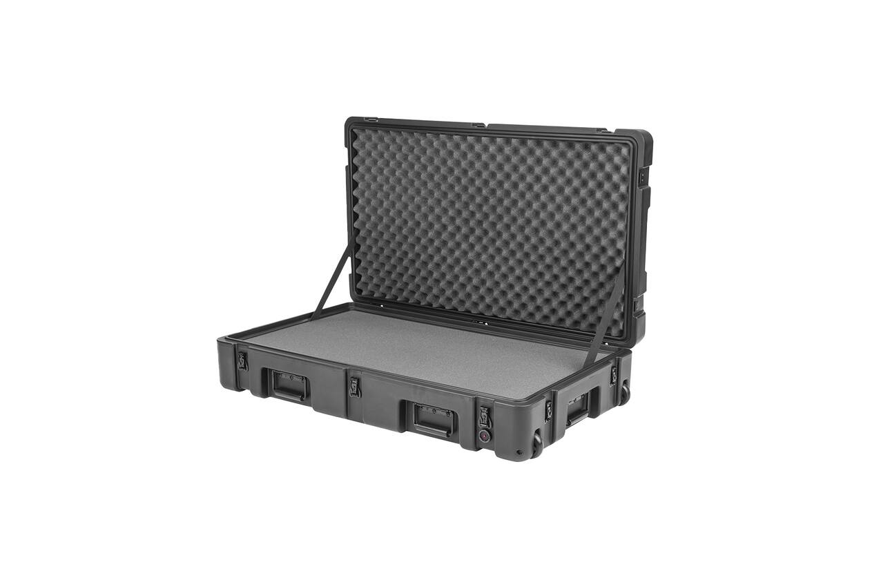SKB - rSeries 3821-7 - Wasserdichter Koffer - Schwarz - mit Rollen - Mit Würfelschaumstoff