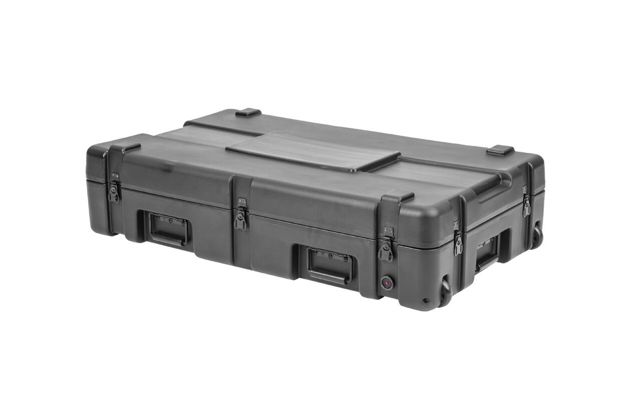 SKB - rSeries 3821-7 - Wasserdichter Koffer - Schwarz - mit Rollen - Mit Würfelschaumstoff