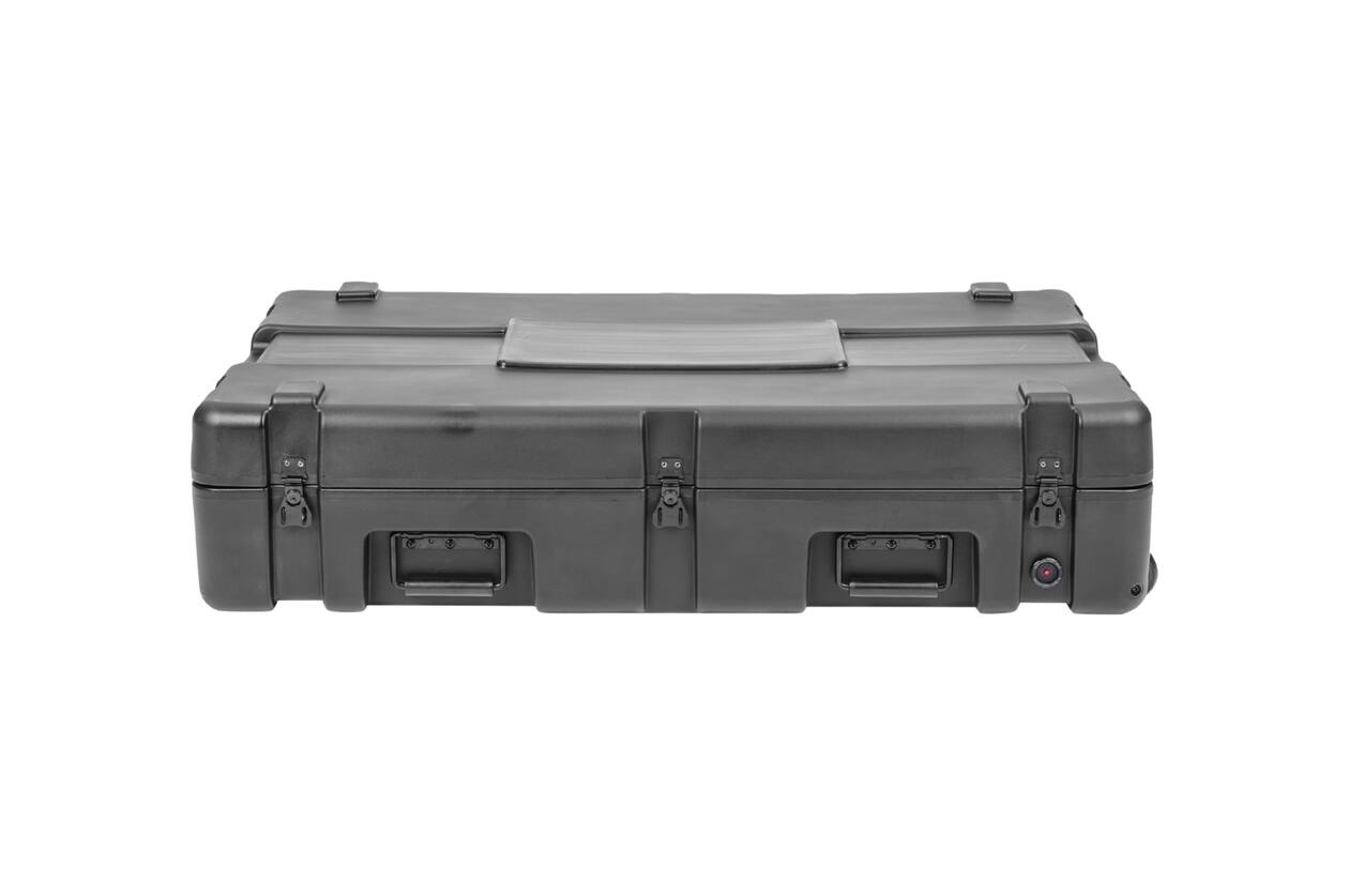 SKB - rSeries 3821-7 - Wasserdichter Koffer - Schwarz - mit Rollen - Mit Würfelschaumstoff