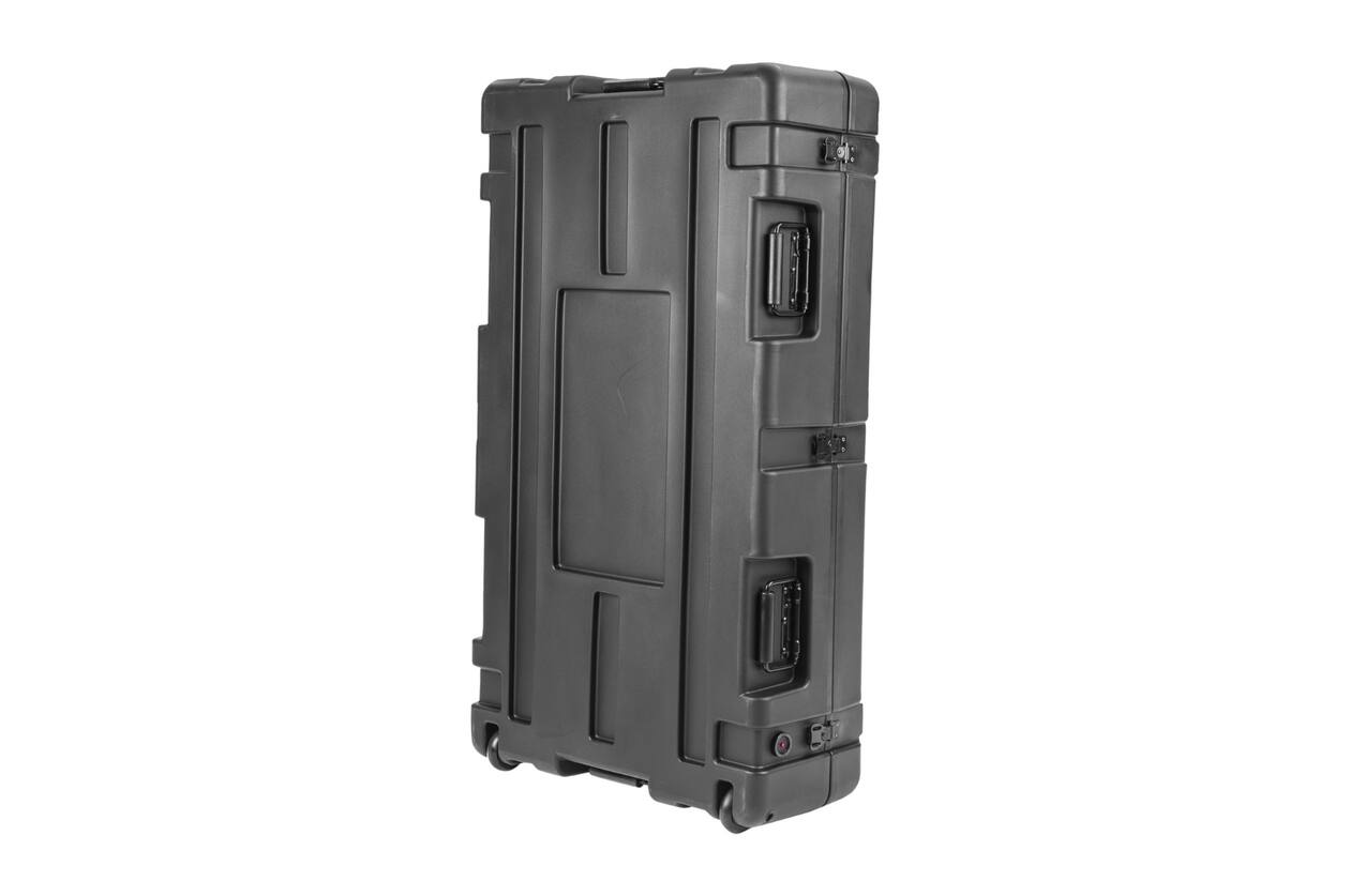 SKB - rSeries 3821-7 - Wasserdichter Koffer - Schwarz - mit Rollen - Mit Würfelschaumstoff