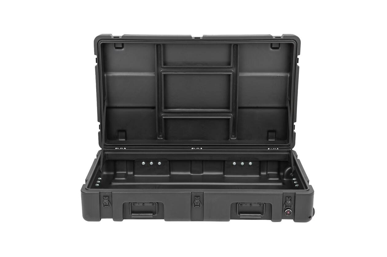 SKB - rSeries 3821-7 - Wasserdichter Koffer - Schwarz - mit Rollen - Leer