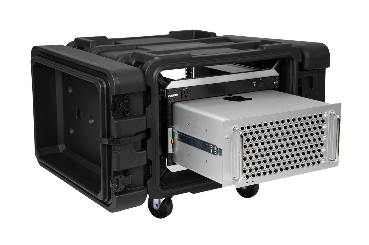 SKB - rSeries - 6U Shock Rack - Schwarz - 24-Zoll Tief - mit Rollen