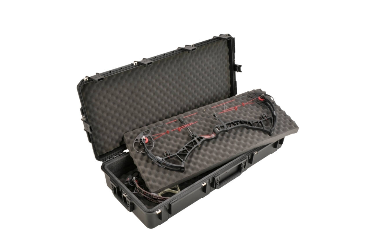 SKB – iSeries 4217-BDB – Wasserdichter Koffer – Schwarz – Doppelte Einlage für Bowtech-Bogen und Gewehre