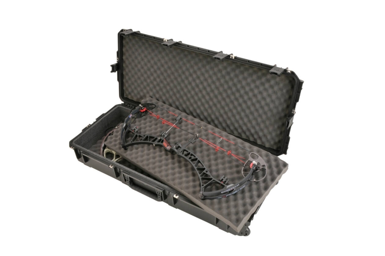 SKB – iSeries 4217-BDB – Wasserdichter Koffer – Schwarz – Doppelte Einlage für Bowtech-Bogen und Gewehre