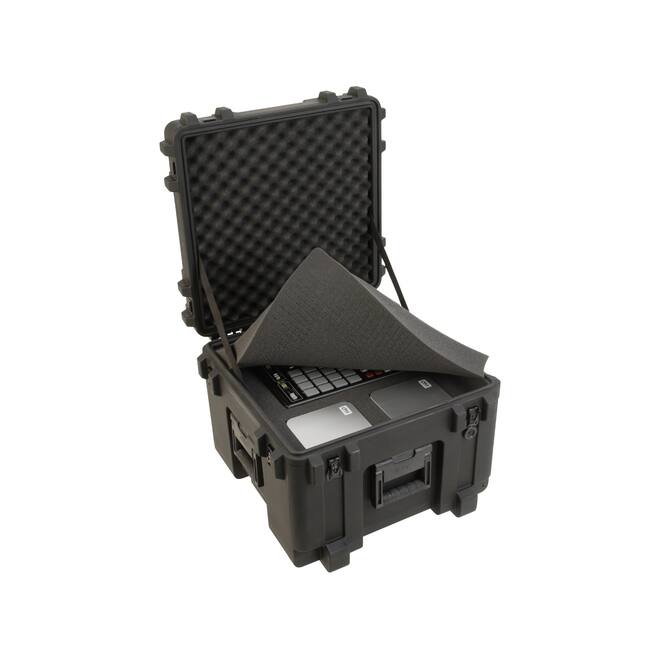 SKB - rSeries 1919-14 - Wasserdichter Koffer - Schwarz - mit Rollen - Mit Würfelschaumstoff