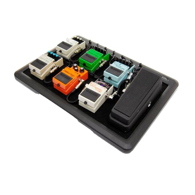 SKB - Pedalboard mit 8 Ports - Mit UK-Stecker