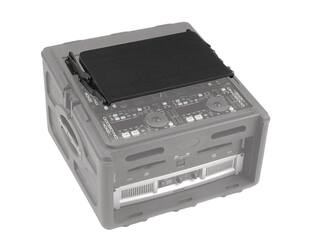 SKB - 123 cm A/V-Ablage für 8U+ Schräg-Top-Racks
