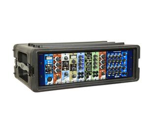 SKB - rSeries - 3U Shallow Rack - Mit Stahl-Schienen - 10,7-Zoll Tief